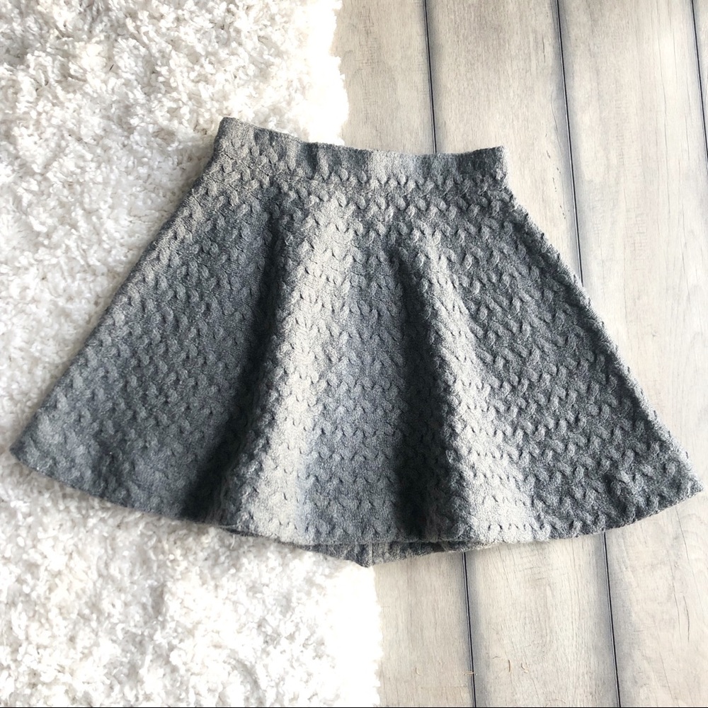 Adorable Gray Cable Knit Circle Skirt size small